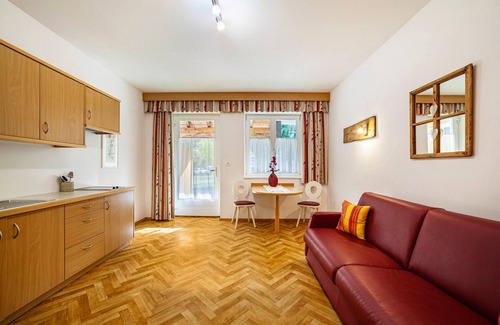 Saltusio Apartment | Holiday Apartment "Camping Passeier Ringelblume" with Mountain View, Pool, Sauna & Wi-Fi