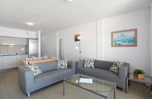 El Medano Apartment | Holiday Apartment 'Casa Médano 19 By Médano Rentals' with Sea View, Terrace and Wi-Fi