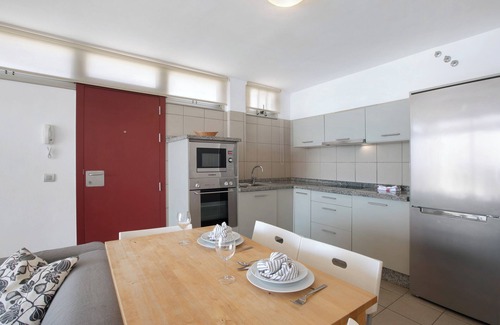 El Medano Apartment | Holiday Apartment 'Casa Médano 19 By Médano Rentals' with Sea View, Terrace and Wi-Fi