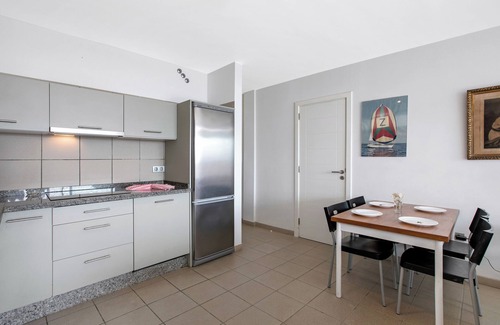 El Medano Apartment | Holiday Apartment 'Casa Médano 3 By Médano Rentals' with Sea View, Terrace and Wi-Fi