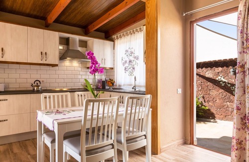 Arecida Apartment | Holiday Apartment “Casa Quintana - Apartamento Carla” with Sea View