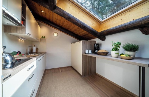 Meltina Apartment | Holiday Apartment "Chalet Marianna" with Mountain View, Shared Garden & Wi-Fi