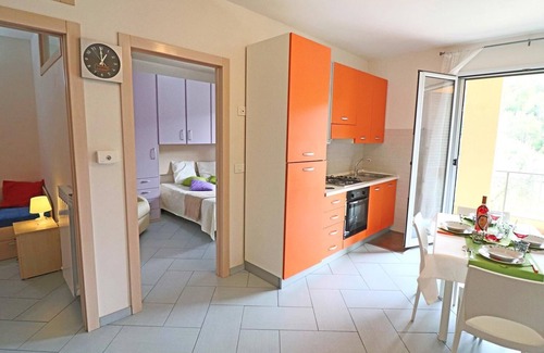 Otranto Apartment | Holiday Apartment "Claudia" with Air Conditioning & Balcony