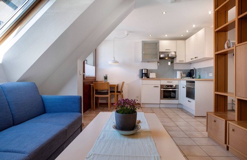 Langenargen Apartment | Holiday Apartment “DG2” in “Heinemann Guest House” on Lake Constance