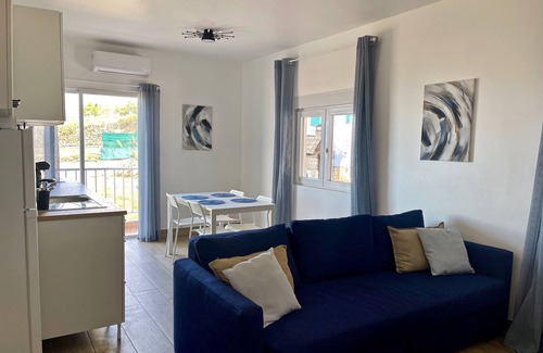 Montijos Apartment | Holiday Apartment 'Finca Ten Days - App 4 - Los Gigantes' with Sea View, Wi-Fi and Air Conditioning