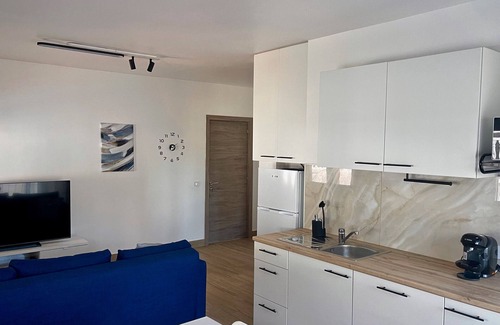 Montijos Apartment | Holiday Apartment 'Finca Ten Days - App 4 - Los Gigantes' with Sea View, Wi-Fi and Air Conditioning