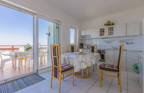 Klanfari Apartment | Holiday apartment First realms to the sea
