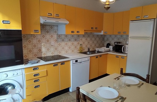 Espalion Apartment | Holiday Apartment "Gîte l' Odyssée" with Balcony & Wi-Fi