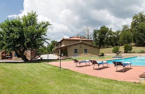 Pietraviva Apartment | Holiday Apartment in Bucine with Common Pool