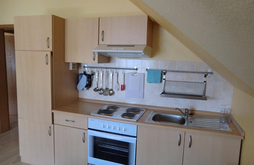 Maintal-Hochstadt House | Holiday Apartment in Maintal-Hochstadt with Private Parking