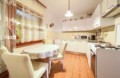 Krk Apartment | Holiday apartment in quiet sourroundings with air conditioning