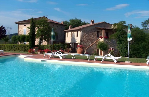 Casole d'Elsa Apartment | Holiday apartment embedded in the Tuscan landscape