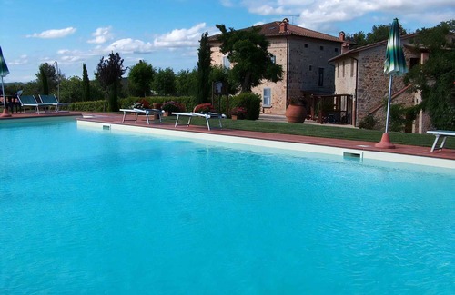 Casole d'Elsa Apartment | Holiday apartment embedded in the Tuscan landscape