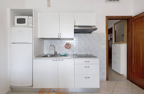 Pietra Ligure Apartment | Holiday Apartment "Numero 14" with Sea View, Balcony & Wi-Fi