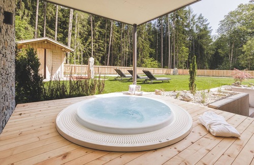 San Giovanni Apartment | Holiday Apartment 'Apartments Silva Silence' with Mountain View, Private Terrace and Wi-Fi