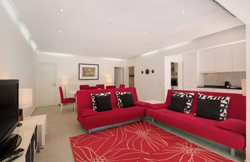 Vale do Lobo Apartment | Holiday Apartment 'Large Apartment in Vale do Lobo' with Private Garden & Wi-Fi