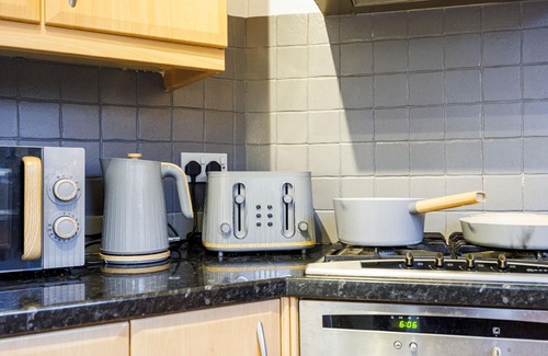 Newham Apartment | Holiday apartment London for 1 - 5 persons with 2 bedrooms - Row house