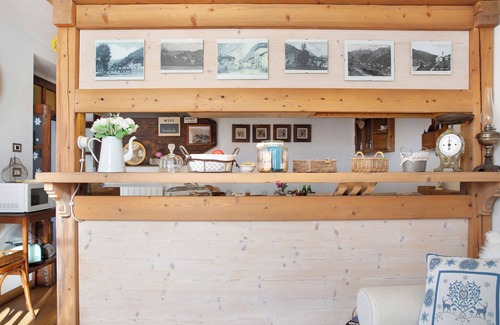 Teglio Apartment | Holiday Apartment "Mantaula" with Mountain View, Shared Terrace & Wi-Fi