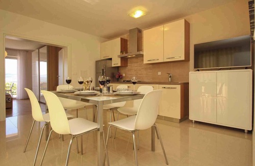 Silo Apartment | Holiday apartment mit Terrasse und Klimaanlage