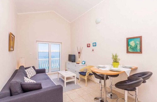 Karlobag Apartment | Holiday apartment next to the sea