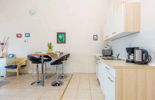 Karlobag Apartment | Holiday apartment next to the sea