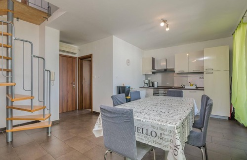 Njivice Apartment | Holiday apartment Njivice for 1 - 6 persons with 3 bedrooms - Holiday apartment