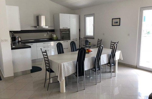 Obrovac House | Holiday apartment Obrovac for 1 - 8 persons with 4 bedrooms - Holiday house