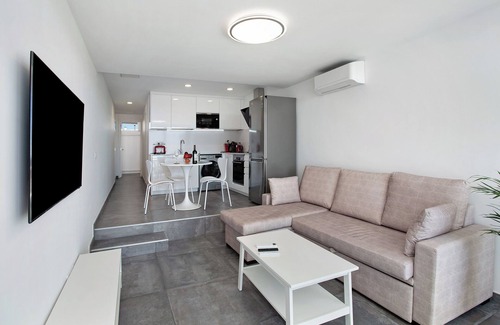 Playa del Ingles Apartment | Holiday Apartment "Tamaran Bureba 511" with Sea View, Shared Heated Pool & Wi-Fi