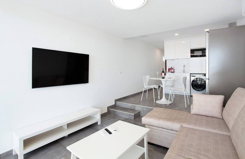 Playa del Ingles Apartment | Holiday Apartment "Tamaran Bureba 511" with Sea View, Shared Heated Pool & Wi-Fi