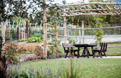 Merano Apartment | Holiday Apartment "Torgglbauer 3" with Mountain View, Pool, Terrace & Wi-Fi