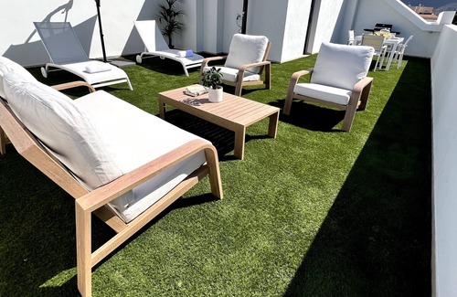 Los Silos Apartment | Holiday Apartment 'With Mountain Views' with Wi-Fi and Air Conditioning