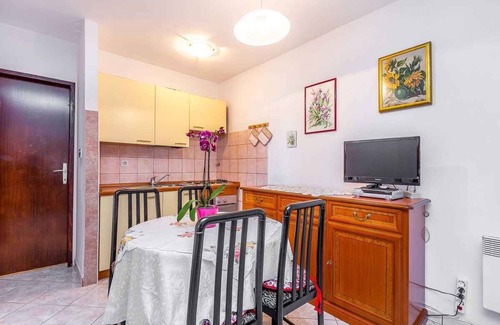 Barbariga Apartment | Holiday apartment with terrace and sea view