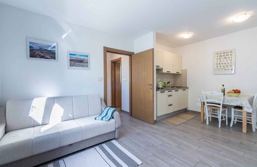 Jurandvor Apartment | Holiday apartment with shared swimming pool