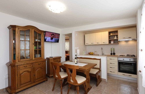 Polje Apartment | Holiday apartment with air conditioning