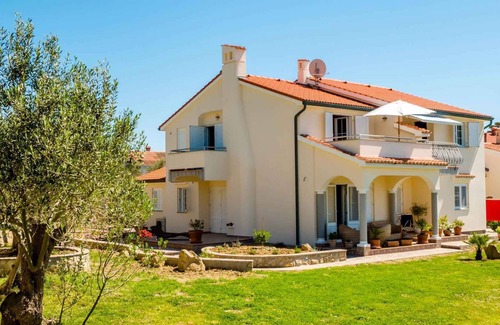 Banjol Apartment | Holiday apartment with air conditioning