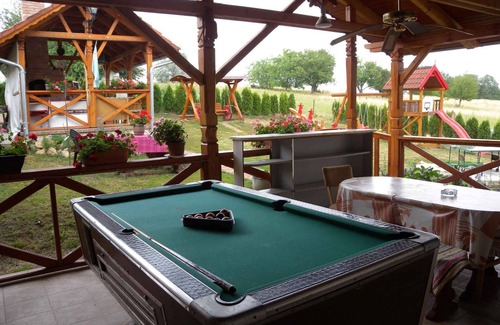 Belatelep Apartment | Holiday apartment with children's playground and pool