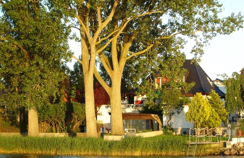 Fahrdorf Apartment | Holiday apartment with waterfront property and jetty directly on the Baltic Sea fjord