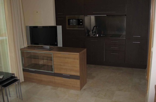 L'Escala Apartment | Holiday apartment with a beautiful garden and several small pools