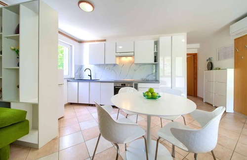 Krk Apartment | Holiday apartment with garden