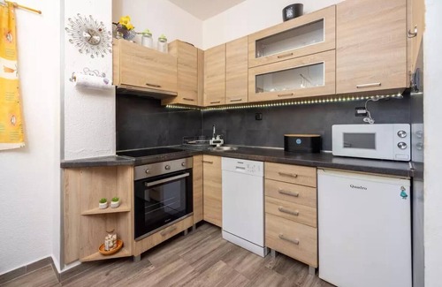 Klanfari Apartment | Holiday apartment With jacuzzi and terrace