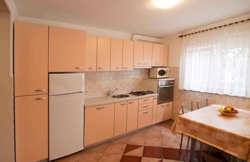 Vinkuran Apartment | Holiday apartment with air conditioning and terrace