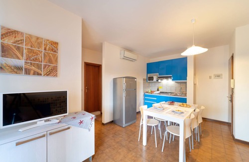 Bibione Apartment | Holiday apartment with balcony and air conditioning
