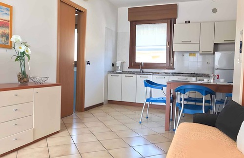 Bibione Apartment | Holiday apartment with communal pool and air conditioning