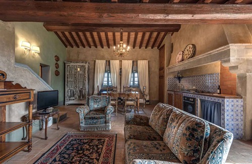 Sarteano Apartment | Holiday apartment with garden and panoramic views