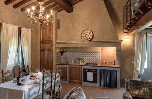 Sarteano Apartment | Holiday apartment with garden and panoramic views