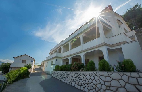 Lopar Apartment | Holiday apartment with sea view