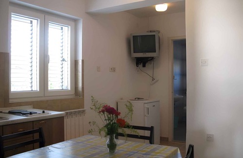 Banjol Apartment | Holiday apartment with terrace and sea view