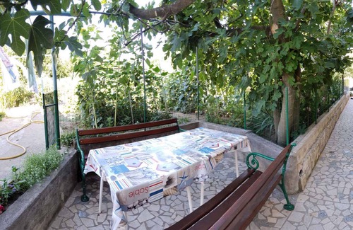 Lopar Apartment | Holiday apartment with terrace and balcony