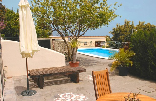 Brena Baja Cottage | Holiday cottage with shared pool in Breña Baja