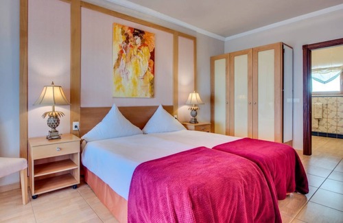 Guia de Isora Resort | Holiday/seminars/group holiday with lounge for 40 people